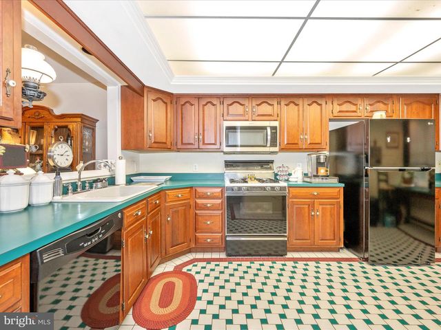 1017 LINDSAY LN, Hagerstown, MD 21742