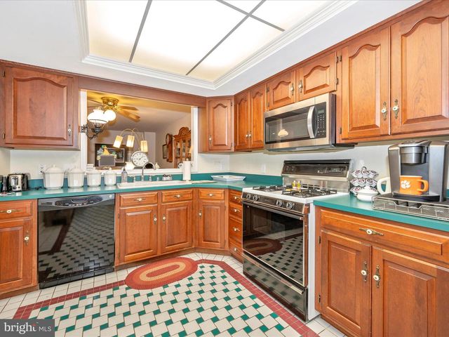 1017 LINDSAY LN, Hagerstown, MD 21742