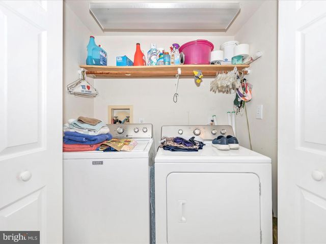 1017 LINDSAY LN, Hagerstown, MD 21742