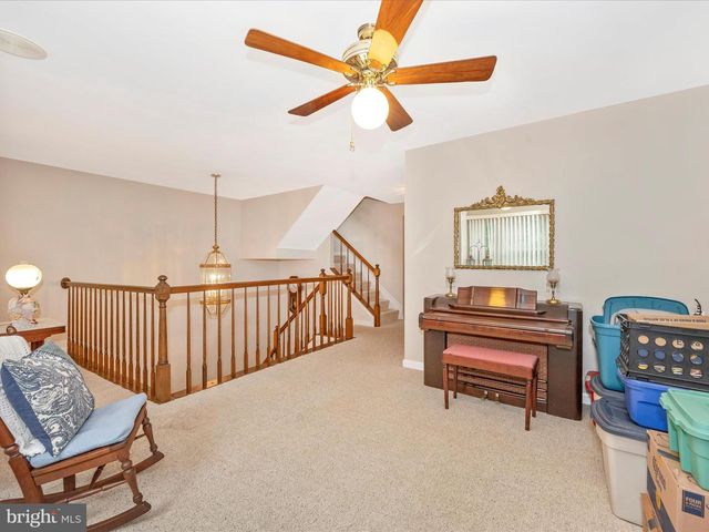 1017 LINDSAY LN, Hagerstown, MD 21742