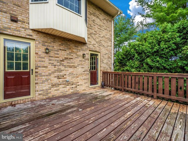 1017 LINDSAY LN, Hagerstown, MD 21742