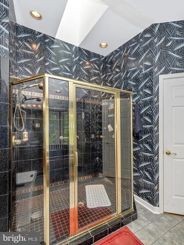 1017 LINDSAY LN, Hagerstown, MD 21742