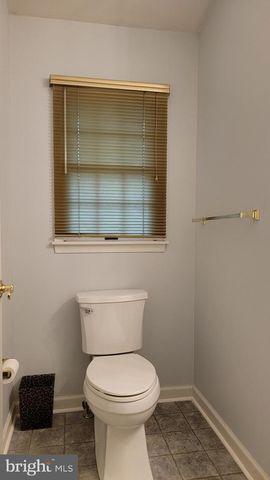 1017 LINDSAY LN, Hagerstown, MD 21742