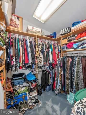 1017 LINDSAY LN, Hagerstown, MD 21742