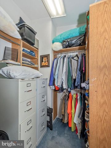 1017 LINDSAY LN, Hagerstown, MD 21742