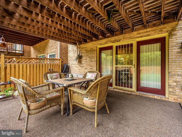 1017 LINDSAY LN, Hagerstown, MD 21742