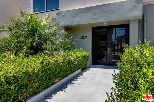 12217 Rochester Avenue 1, Los Angeles, CA 90025