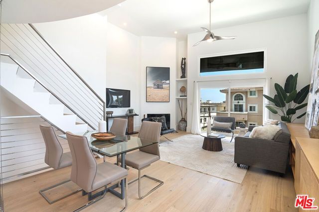 12217 Rochester Avenue 1, Los Angeles, CA 90025