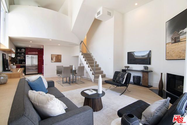 12217 Rochester Avenue 1, Los Angeles, CA 90025