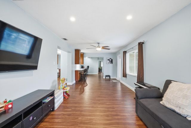 8109 NW 94th Avenue, Tamarac, FL 33321