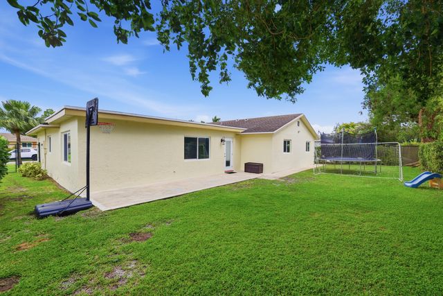 8109 NW 94th Avenue, Tamarac, FL 33321