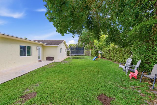 8109 NW 94th Avenue, Tamarac, FL 33321