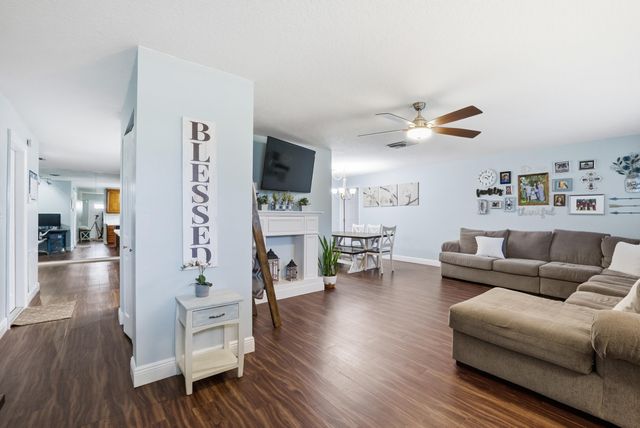 8109 NW 94th Avenue, Tamarac, FL 33321