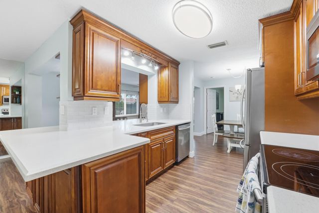 8109 NW 94th Avenue, Tamarac, FL 33321