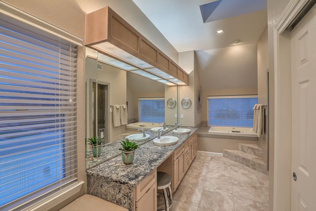 1728 Wells Drive NE, Albuquerque, NM 87112