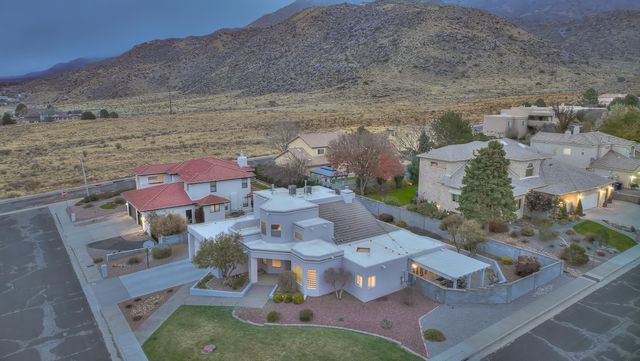 1728 Wells Drive NE, Albuquerque, NM 87112