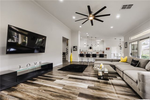 7400 Bisonwood Avenue, Las Vegas, NV 89131