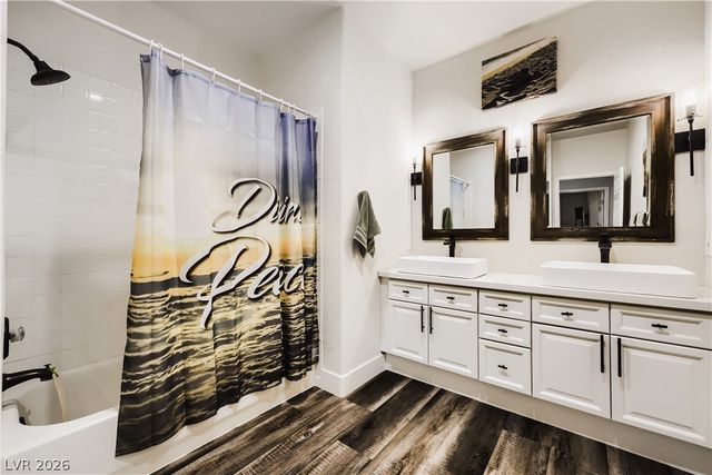 7400 Bisonwood Avenue, Las Vegas, NV 89131