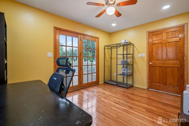 16 London Drive, East Brunswick, NJ 08816
