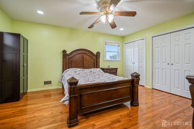 16 London Drive, East Brunswick, NJ 08816