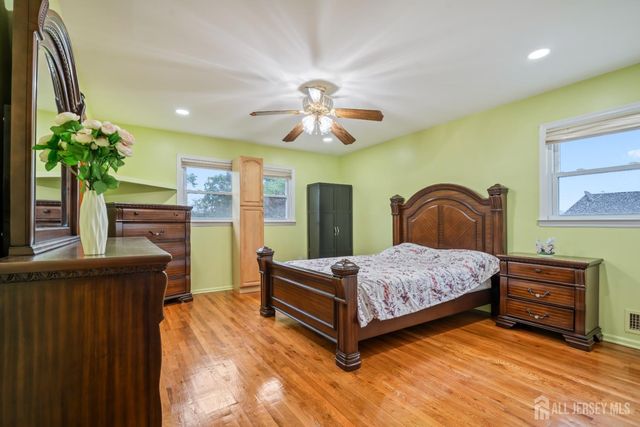 16 London Drive, East Brunswick, NJ 08816