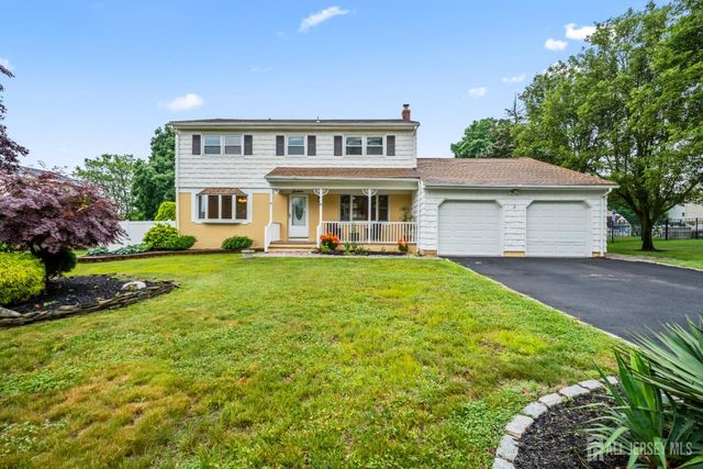 16 London Drive, East Brunswick, NJ 08816
