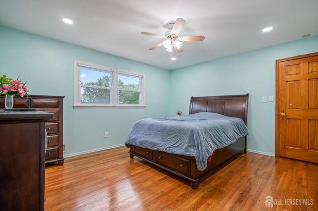 16 London Drive, East Brunswick, NJ 08816