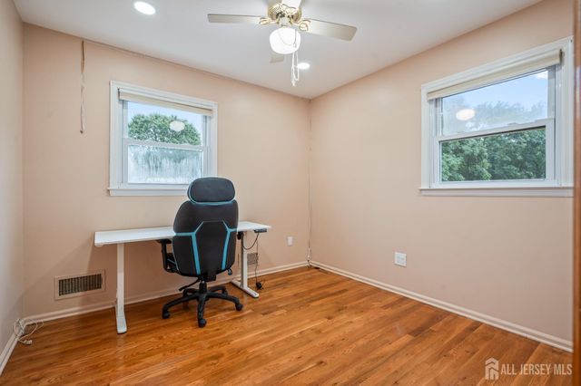 16 London Drive, East Brunswick, NJ 08816