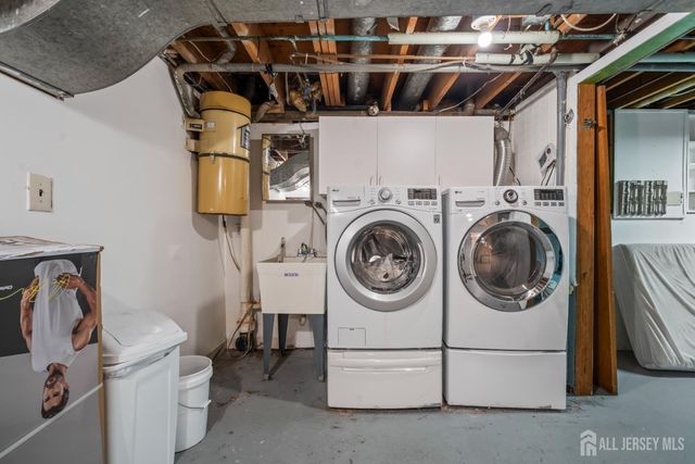 16 London Drive, East Brunswick, NJ 08816