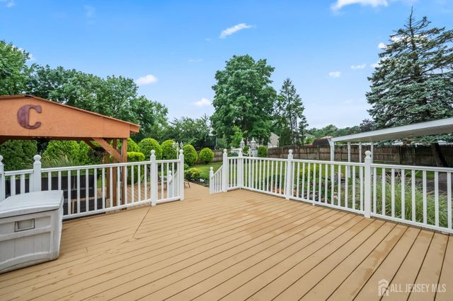16 London Drive, East Brunswick, NJ 08816