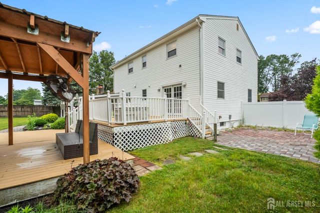 16 London Drive, East Brunswick, NJ 08816