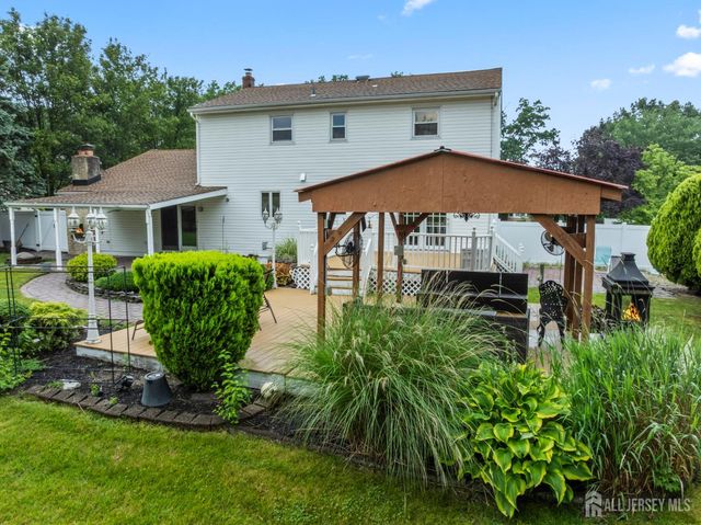 16 London Drive, East Brunswick, NJ 08816