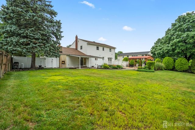 16 London Drive, East Brunswick, NJ 08816