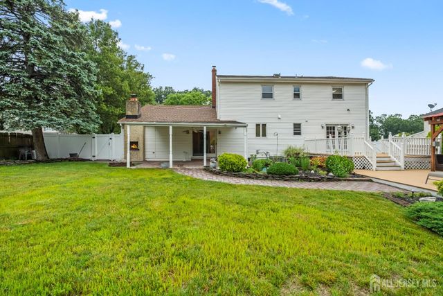 16 London Drive, East Brunswick, NJ 08816
