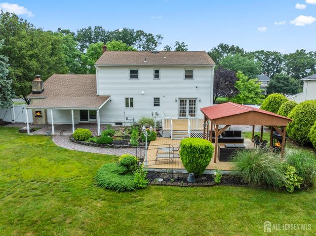 16 London Drive, East Brunswick, NJ 08816