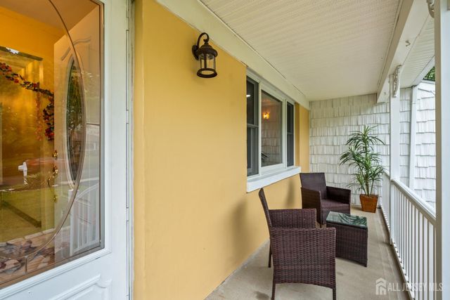16 London Drive, East Brunswick, NJ 08816