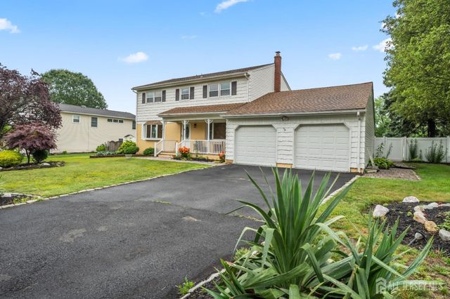 16 London Drive, East Brunswick, NJ 08816