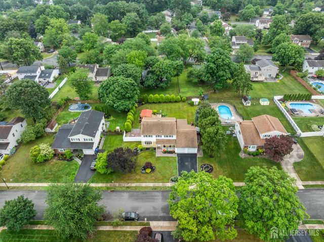 16 London Drive, East Brunswick, NJ 08816