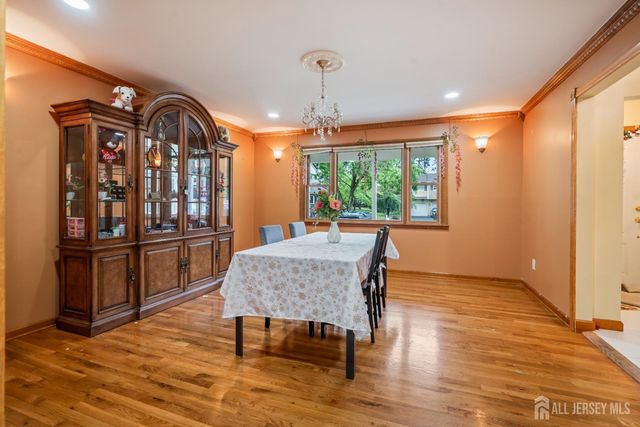 16 London Drive, East Brunswick, NJ 08816
