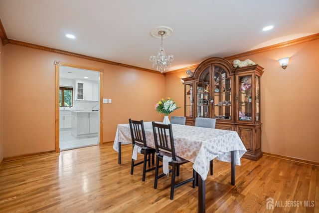 16 London Drive, East Brunswick, NJ 08816