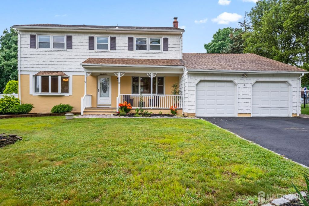 16 London Drive, East Brunswick, NJ 08816