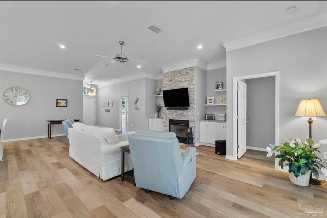 4062 Oak Pointe Dr, Gulf Breeze, FL 32563