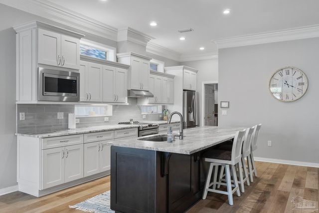 4062 Oak Pointe Dr, Gulf Breeze, FL 32563