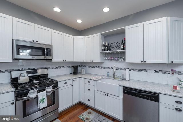 109 LEES AVE, Collingswood, NJ 08108