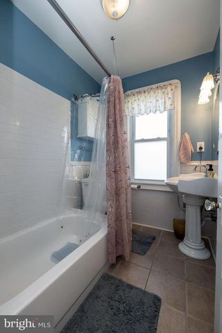 109 LEES AVE, Collingswood, NJ 08108