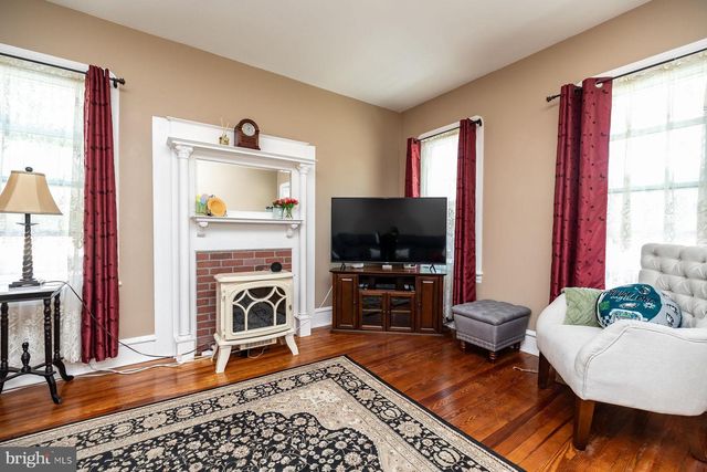 109 LEES AVE, Collingswood, NJ 08108