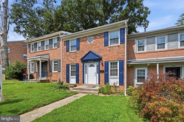 1214 FOX RUN PL, Woodbridge, VA 22191