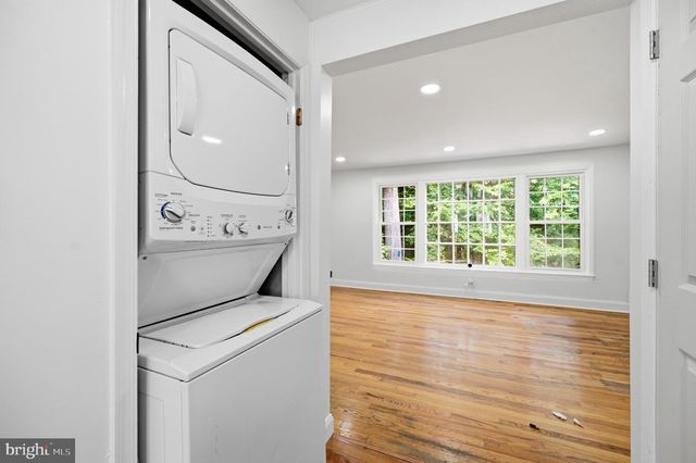 1214 FOX RUN PL, Woodbridge, VA 22191