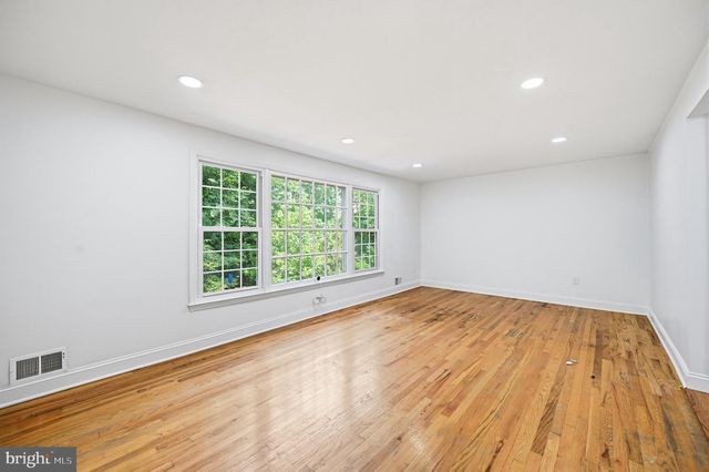 1214 FOX RUN PL, Woodbridge, VA 22191
