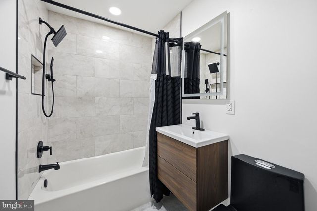 1214 FOX RUN PL, Woodbridge, VA 22191